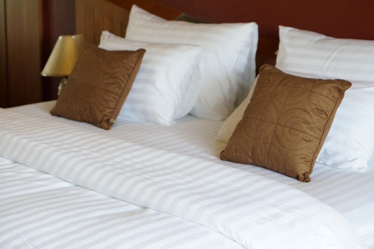 Country Lake View Hotel Suphanburi Exterior foto